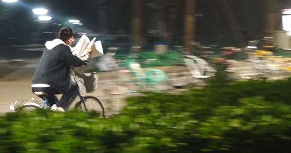 Sinh viên Đại học Thanh Hoa đạp xe giữa đêm để ôn bài: Nỗ lực hay áp lực?