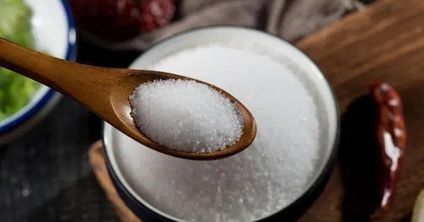 Cảnh báo từ 400 bác sĩ: Ăn quá ít muối gây hại hơn bạn tưởng cho huyết áp và thận