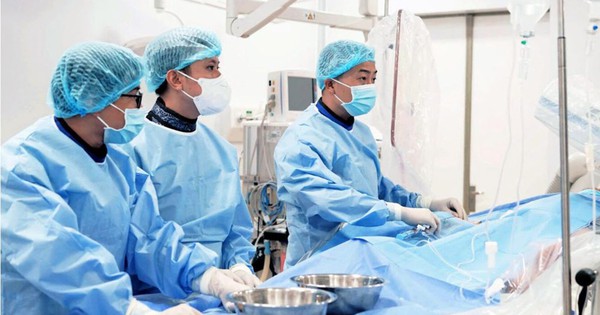 Bác sĩ Việt Nam cứu sống bệnh nhân hiếm gặp, kỹ thuật y học được quốc tế công nhận
