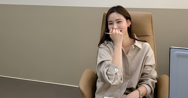 Ứng viên trẻ gây ấn tượng với câu trả lời sáng tạo về màu đỏ cho người mù