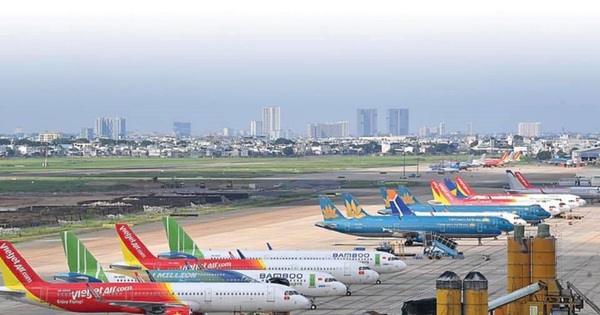 Giá vé máy bay dịp lễ 30/4 tăng mạnh, nhiều chặng 'cháy vé' do nhu cầu cao