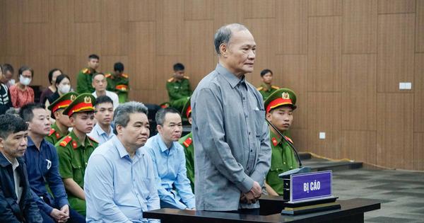 Cựu Thứ trưởng Hoàng Văn Thắng khai nhận 200.000 USD hối lộ tại phiên tòa xét xử vụ án Công ty Hoàng Dân