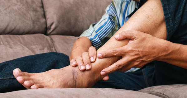 Cảnh báo: 6 dấu hiệu ở tay chân vào ban đêm có thể báo hiệu đột quỵ sắp xảy ra