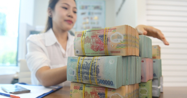 Lãi suất huy động tăng cao, cần bao nhiêu vốn để nhận 30 triệu đồng mỗi tháng?