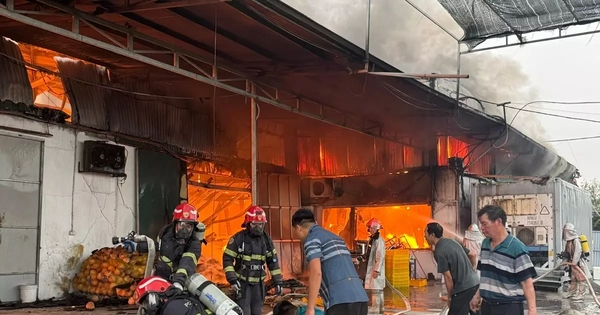 Đám Cháy Kho Xưởng Được Khống Chế Nhanh Nhờ Lực Lượng '4 Tại Chỗ'