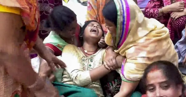 Thảm kịch giẫm đạp tại đền Sheetla Mata, Bihar: Nhiều người thiệt mạng, chính quyền hỗ trợ