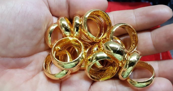 Bạn thân tráo vàng thật bằng vàng giả, ngân hàng từ chối thu mua khiến nạn nhân sốc