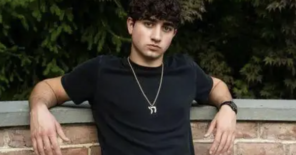 Từng bị 15 trường đại học Mỹ từ chối, chàng tra...