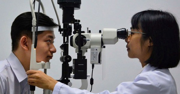 Sinh viên FPT phát triển VISTA: AI mô phỏng thị lực giúp bệnh nhân 'thấy' bệnh mắt