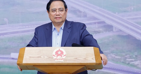 Thủ tướng Phạm Minh Chính chủ trì họp, đẩy nhanh tiến độ các dự án giao thông trọng điểm quốc gia