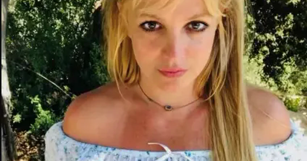 Britney Spears khóc nức nở khi bị bắt vì lái xe say xỉn, quản lý kêu gọi xử lý nghiêm