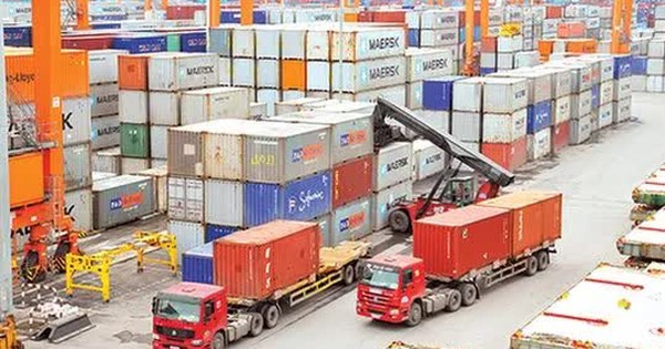 Xuất khẩu tăng mạnh nhưng phụ thuộc lớn vào FDI, nhập siêu 2,98 tỷ USD