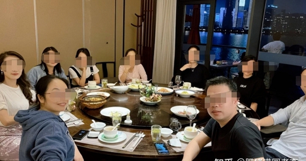 Họp lớp sau 15 năm: Lớp trưởng mỉa mai bạn học, bất ngờ mất việc vì chủ khách sạn chính là người bị chế giễu
