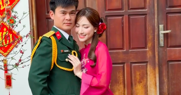 Hậu trường chụp ảnh Tết của Hòa Minzy và bạn trai Đại uý gây thích thú