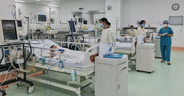 Bệnh tay chân miệng bùng phát: 8 ca tử vong và hướng dẫn chăm sóc trẻ từ chuyên gia