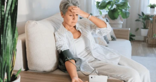 Huyết áp cao: Những dấu hiệu cảnh báo ít người biết để phòng tránh biến chứng nguy hiểm