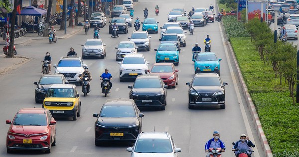 Ô Tô Điện Bùng Nổ Tại Hà Nội, Chiếm Lĩnh Đường Phố Thủ Đô