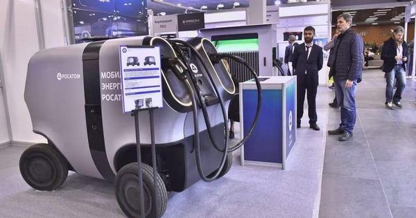Nga ra mắt robot sạc xe điện tự hành, giải pháp linh hoạt cho đô thị