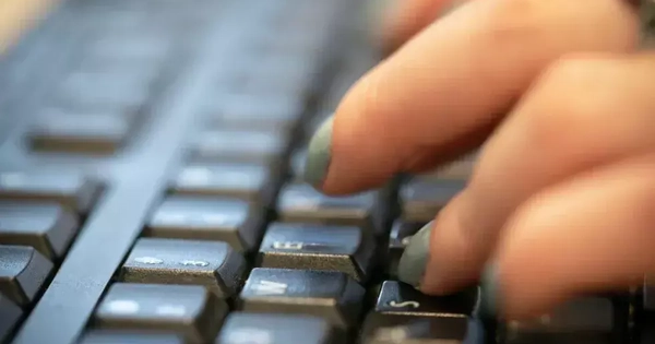 AI tại Mỹ: Tăng sử dụng nhưng hoài nghi cao về nguy cơ mất việc làm