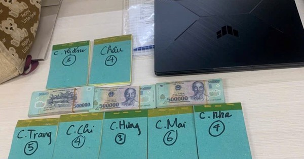 Hành Khách Nhận Lại Laptop Và 150 Triệu Đồng Bỏ Quên Trên Tàu Metro Hà Nội