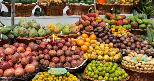 Chọn Trái Cây: Quả To Hay Quả Nhỏ Mới Tốt? Bí Quyết Dinh Dưỡng Và An Toàn