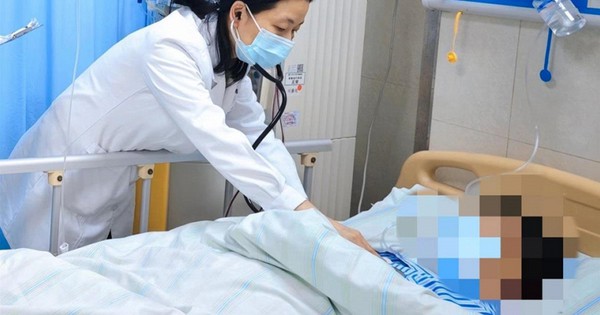 Uống nước cam mỗi ngày, phụ nữ 58 tuổi bất ngờ phát hiện gan nhiễm mỡ nặng