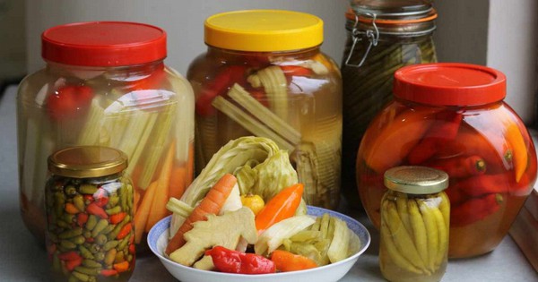 Thịt Chế Biến Sẵn Và Đồ Mặn: Kẻ Thù Thầm Lặng Của Ung Thư Đại Trực Tràng