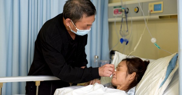 Bệnh nhân ung thư đại trực tràng giai đoạn cuối vì nhầm tê chân là bệnh tuổi già