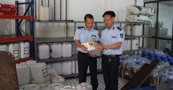 Hà Nội: Phát Hiện Gần 9.000 Lít Rượu Không Rõ Nguồn Gốc Tại Hộ Kinh Doanh