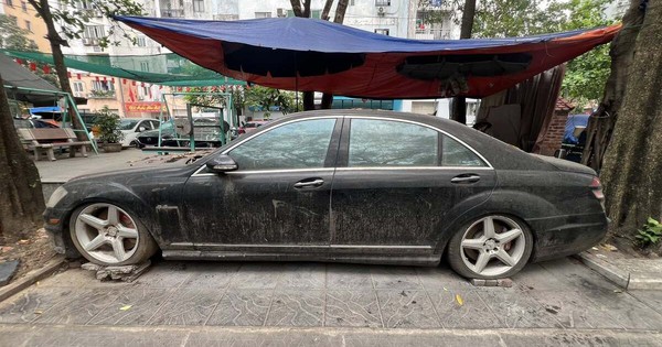 Chiếc Mercedes S63 đỗ vỉa hè 10 năm ở Hà Nội là tang vật vụ án