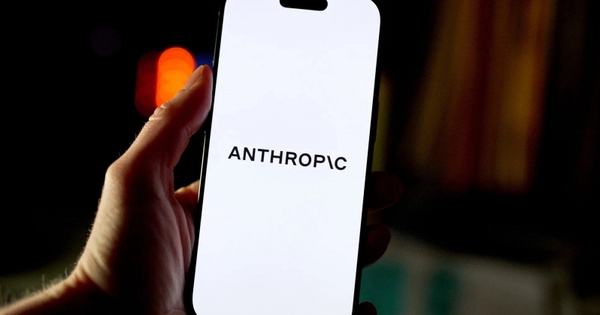 Anthropic Tái Hiện 'Khoảnh Khắc iPhone' Trong Kỷ Nguyên AI, Đe Dọa Ngành Phần Mềm