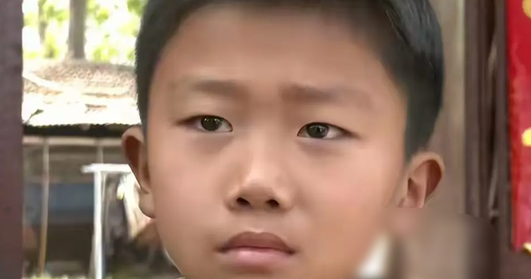 Cậu bé 9 tuổi ở Hà Nam dành phần thịt trưa cho ông nội, câu chuyện lay động lòng người