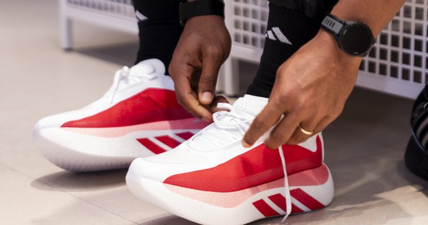 Adidas Hyperboost Edge: Siêu Phẩm Giày Chạy Kết Hợp 3 Công Nghệ Đột Phá, Được Tin Dùng Bởi Sao Thể Thao Việt