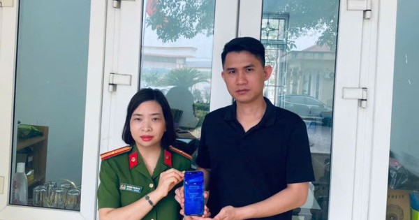 Công an xã Hội Thịnh hỗ trợ người dân nhận lại tiền chuyển nhầm 35 triệu đồng