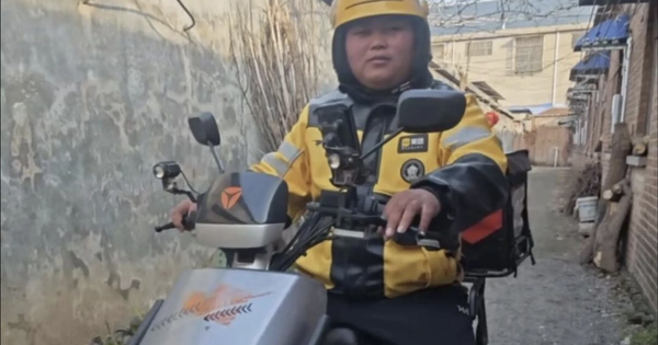 Người shipper duy nhất ở thị trấn nhỏ Trung Quốc gây sốt mạng xã hội