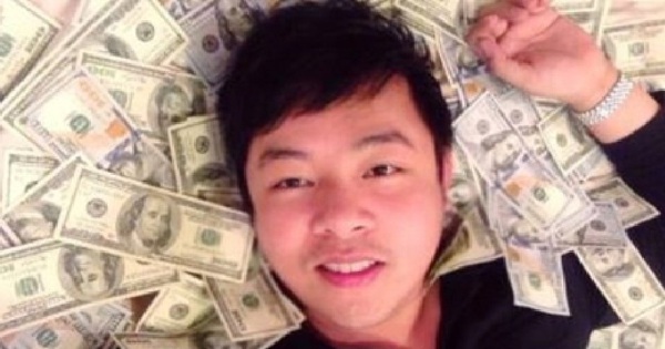 Quang Lê mất 16 nghìn đô trên máy bay khi về Việt Nam
