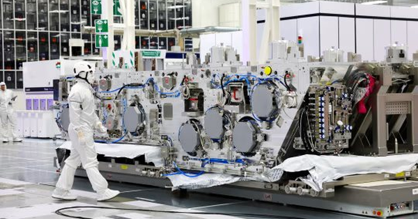 ASML: Cỗ máy độc quyền sản xuất chip AI của thế giới