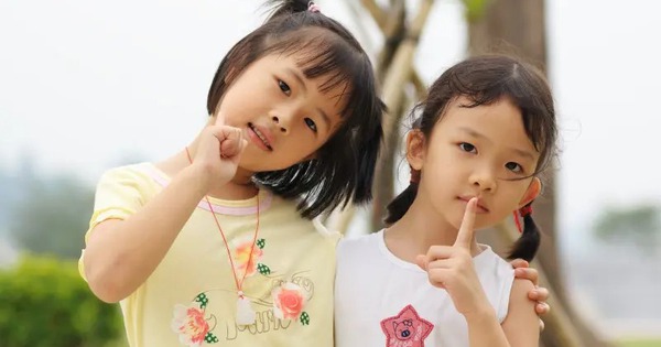 Sự khác biệt bẩm sinh trong khả năng đồng cảm của trẻ: Hành động và lời nói đều cần thiết