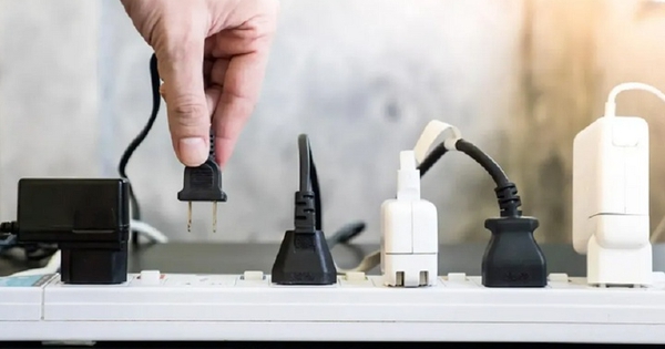 Cảnh báo 'điện ma' trong nhà: 4 thiết bị ngốn điện âm thầm dù đã tắt