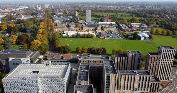 Anh Quốc chấn động: Đại học Leicester hủy tuyển sinh ngành ngôn ngữ, cảnh báo 'sa mạc ngôn ngữ'