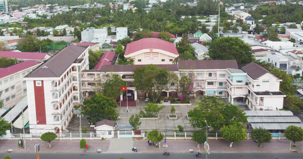 Trường THPT Chuyên Nguyễn Bỉnh Khiêm: Cái Nôi Đào Tạo Hai Nữ Quán Quân Olympia