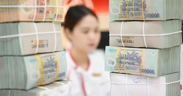 Lãi suất liên ngân hàng tăng mạnh, Ngân hàng Nhà nước hút ròng hơn 14.000 tỷ đồng
