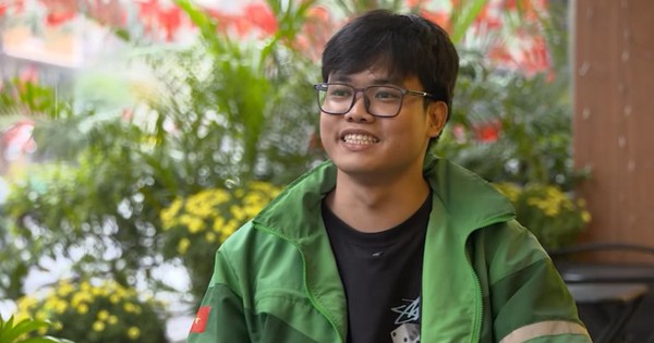Từ lập trình viên sang lái xe ôm công nghệ: Hành trình tìm lại hạnh phúc của chàng trai 9X