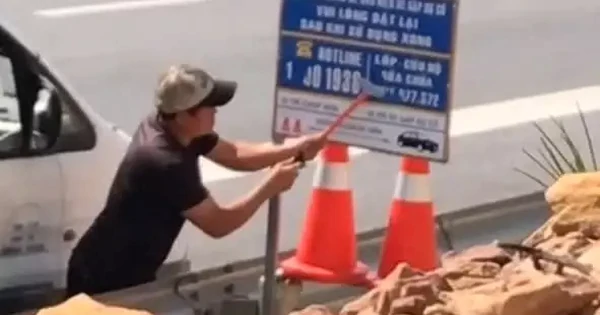 Phá hoại bảng thông tin hỗ trợ trên cao tốc Bắc - Nam tại Quảng Trị