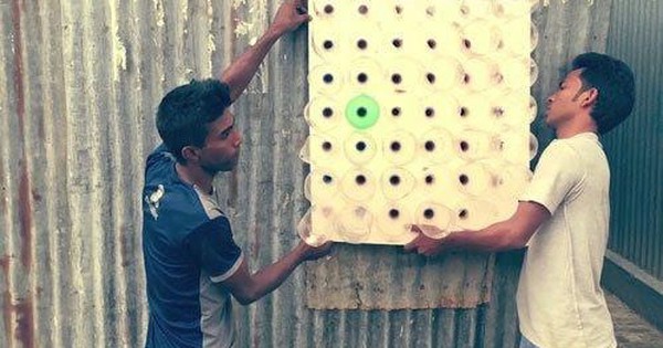 Công ty Bangladesh chế điều hòa 0 đồng từ bìa carton và chai nhựa, giảm 5 độ C