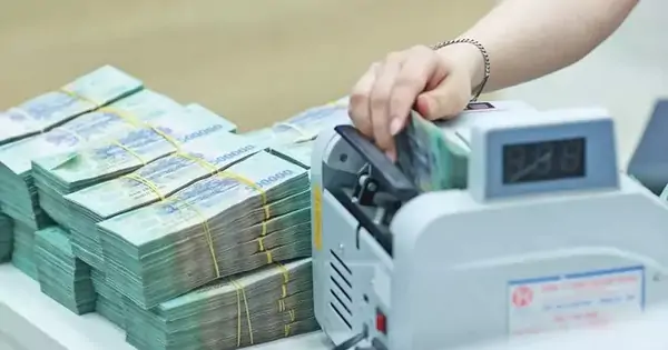 Ngân hàng 'chạy đua' trả lãi đầu kỳ: Nguyên nhân và tác động