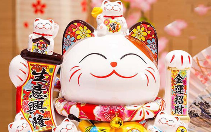 Chú Mèo May Mắn Ngồi Và Cầm Đồng Xu Vàng 2017 Mèo Con Maneki Neco Nhật Bản  Vẫy Chân Tay Nhân Vật Hoạt Hình Dễ Thương Thiệp Chúc Mừng Flat White Nền