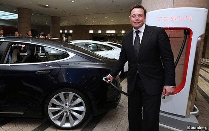 Động thái của 'gã nhà giàu' Tesla khiến các công ty xe điện nhỏ lo sợ: Sẵn sàng hy sinh lợi nhuận để hạ giá bán, dìm đối thủ tới chết